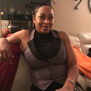 Meet your Posher, Angela